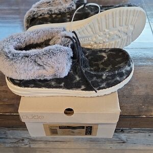 Hwy Dude Size 7 Faux Fur Collar Slip-On Cozy Shoes - Black & Gray Leopard Print